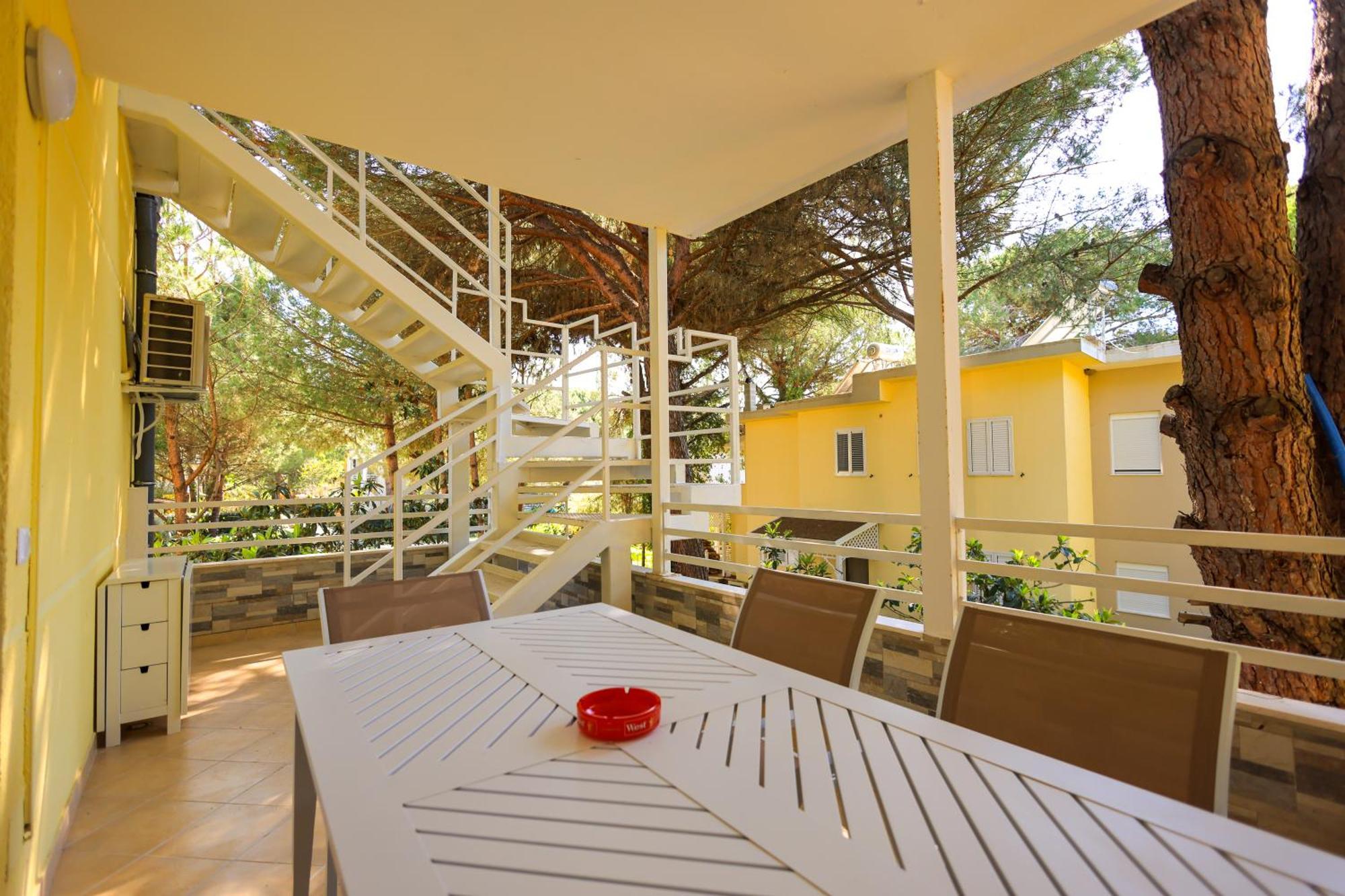 Grandstay Villa Perla Resort Durrës Extérieur photo