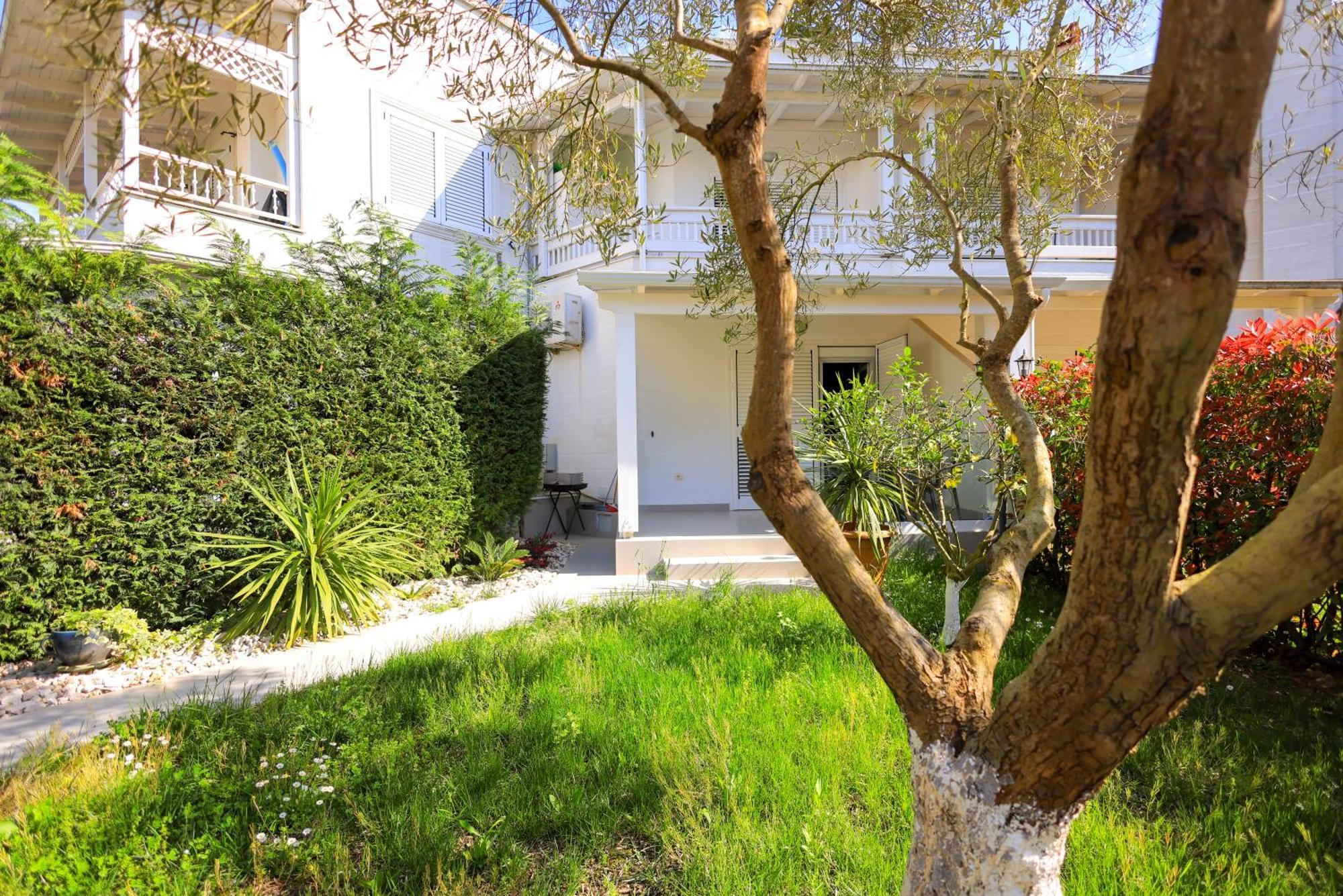 Grandstay Villa Perla Resort Durrës Extérieur photo